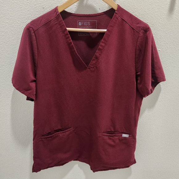 FIGS Scrubs Casma Three-Pocket Top V- Neck Burgundy  Technical Collection L - Picture 2 of 9
